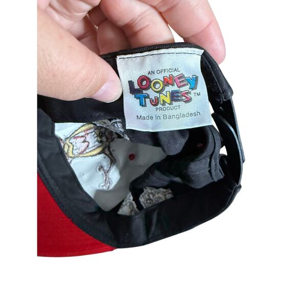 Vintage 90s Tasmanian Devil black and red baseball cap - Picture 5 of 8